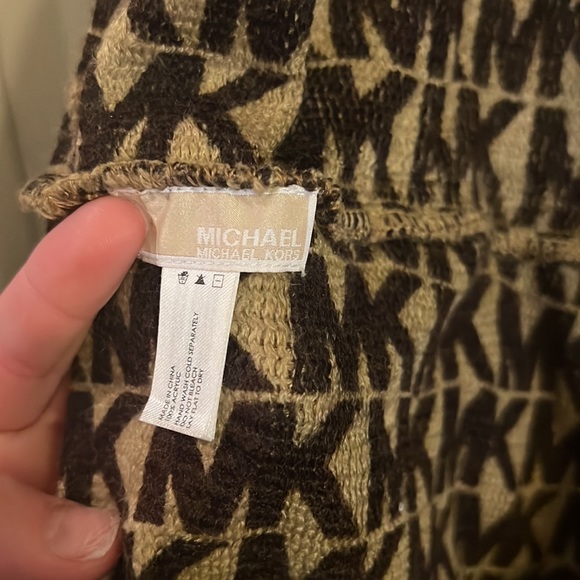 Michael Kors infinity scarf - Picture 3 of 3